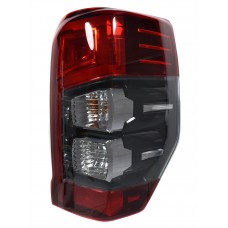 ΦΑΝΟΣ ΣΤΟΠ MITSUBISHI L200 '20- ΔΕΞΙΟΣ(ΠΑΝΩ ΚΟΚΚΙΝΟ ΚΟΜΜΑΤΙ ΜΕ LED)